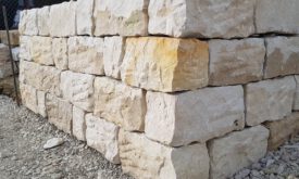 8. Alle Sandsteine sind handbearbeitet um einen festen Sitz zu gewährleisten